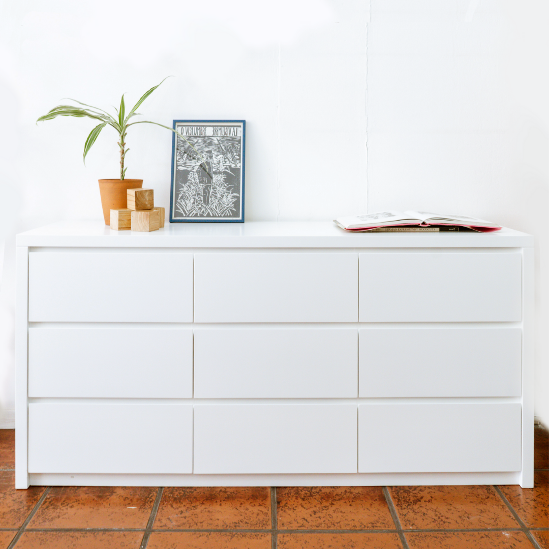 Cómoda Minimalista Laqueada Blanca 9 cajones